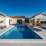 Zen Holiday home