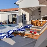 Zen Vakantiehuis Tinj